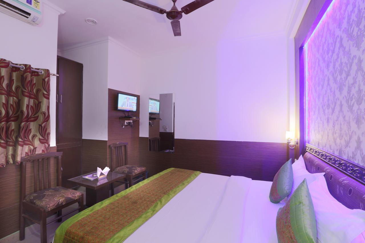 Hotel Perfect Palace Нью-Делі Екстер'єр фото